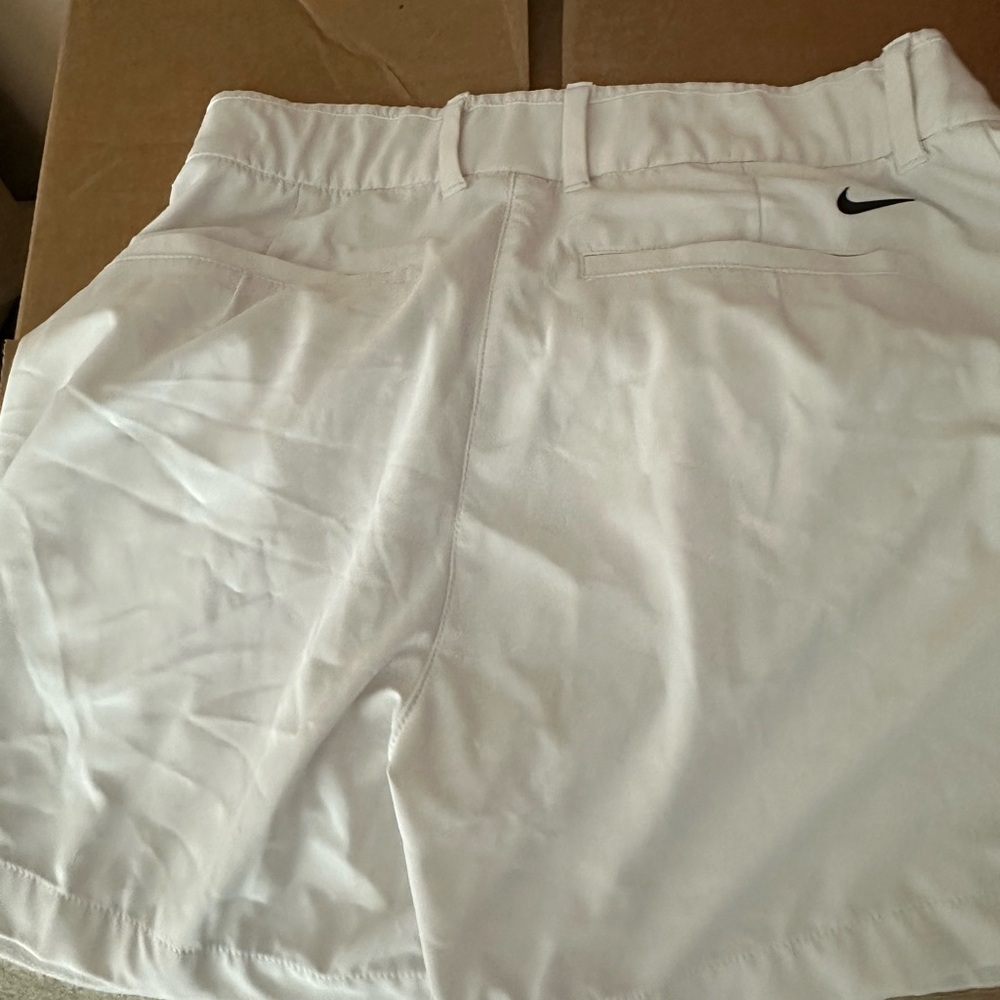 Women’s Nike golf shorts -white used